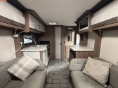 Coachman VIP 460 2025